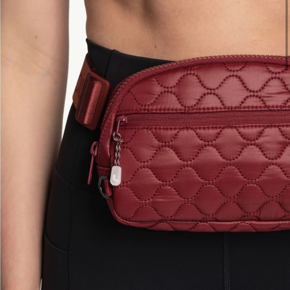 Lole Merlot burgundy quilted belt bag Fanny pack